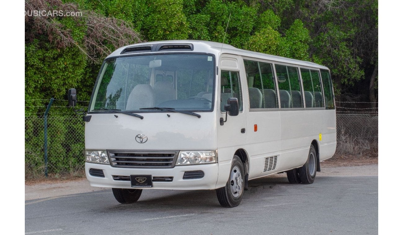 Toyota Coaster 2016 | TOYOTA COASTER | 23-SEATER | AUTOMATIC DOOR | GCC SPECS | T79591