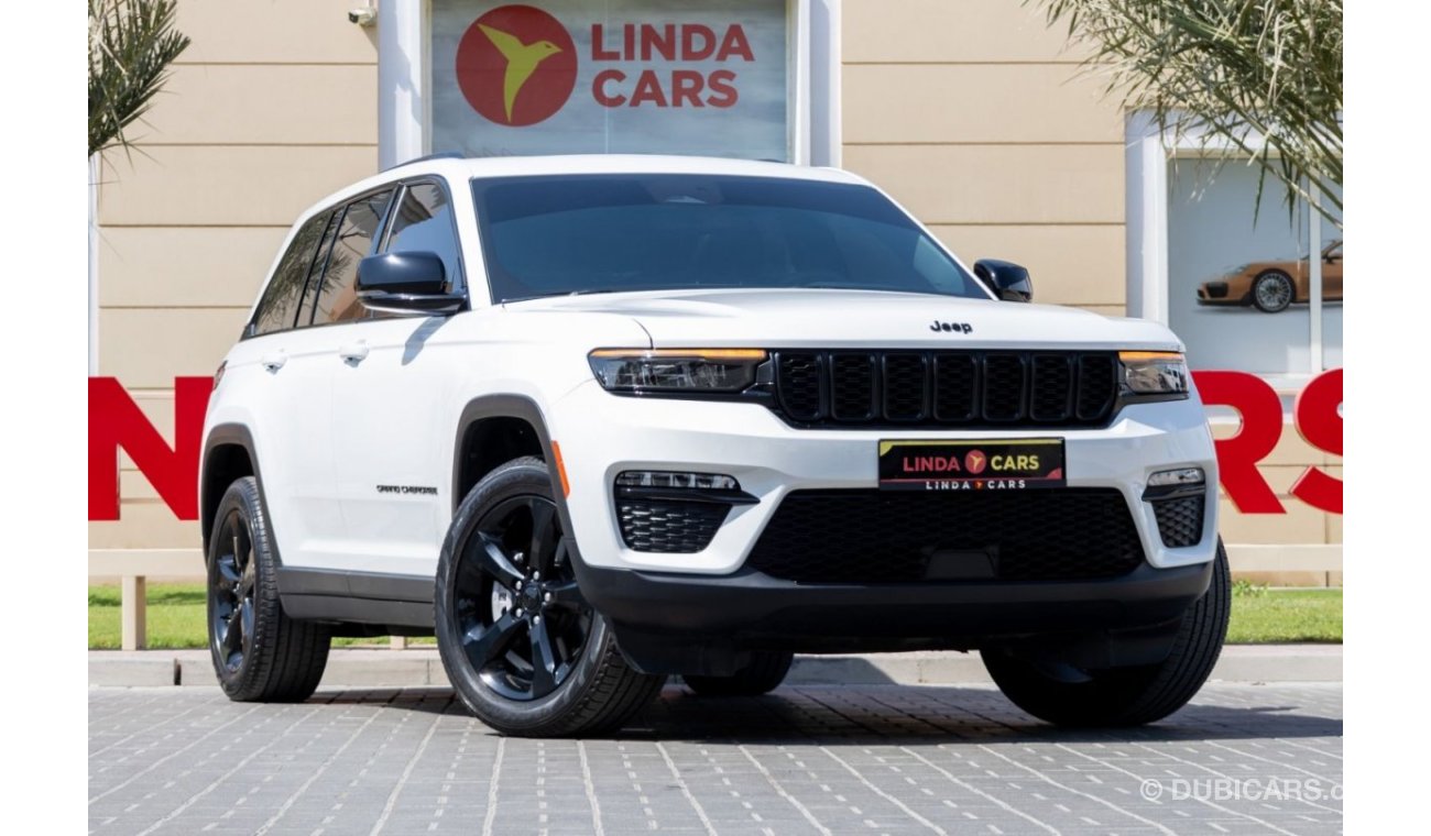 جيب جراند شيروكي Jeep Grand Cherokee Altitude 2023 GCC under Agency Warranty and Service Contract with Flexible Down-