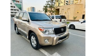 تويوتا لاند كروزر Toyota Land Cruiser 2014 GXR LHD