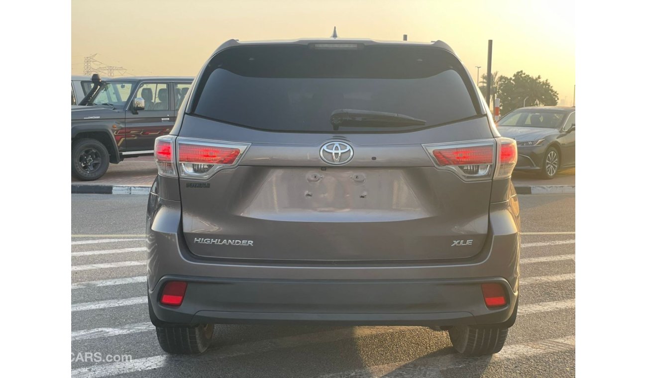 تويوتا هايلاندر 2014 Toyota Highlander XLE 3.5L V6 Full Option 7 Seater  With Side Steps - 90,000 mileage