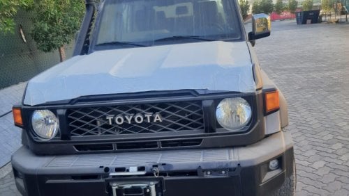 Toyota Land Cruiser Hard Top (LHD) TOYOTA LAND CRUISER LC 76 HARDTOP 4.5L DIESEL5 DOORS FULL OPTION