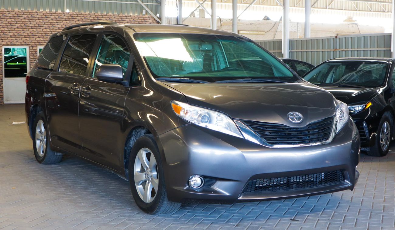 Toyota sienna dubai