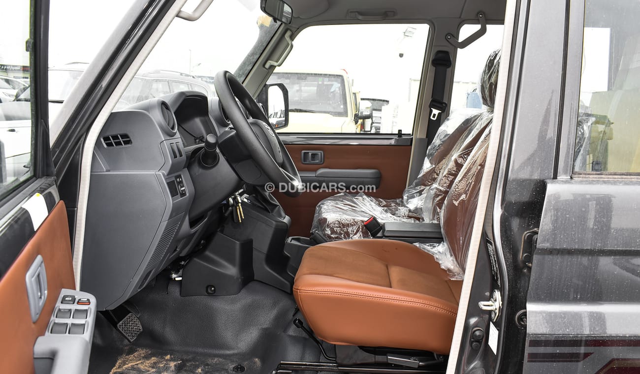 Toyota Land Cruiser Pick Up 4.0L V6 Petrol Double Cabin A/T