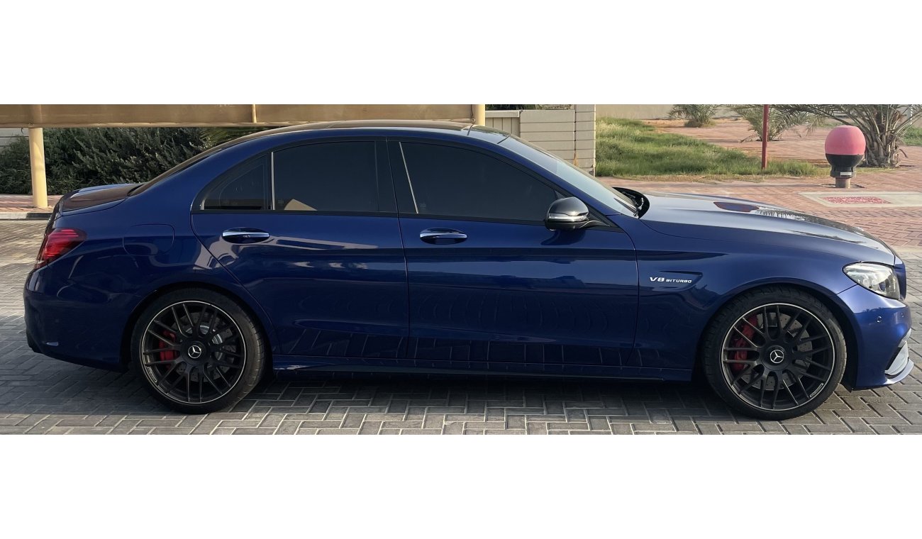 مرسيدس بنز C 63S AMG