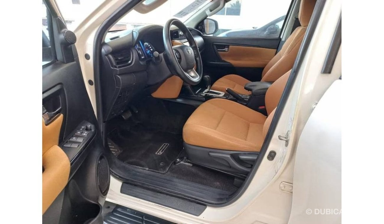 Toyota Fortuner TOYOTA FORTUNER 2.7EXR 2019 IN EXCELLENT CONDITION WITH ORGINAL SPARE KEYS