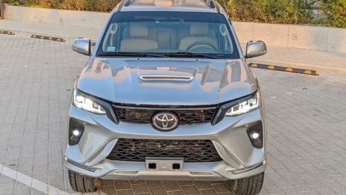 تويوتا فورتونر Toyota fortuner 2008 SR5 LHD petrol