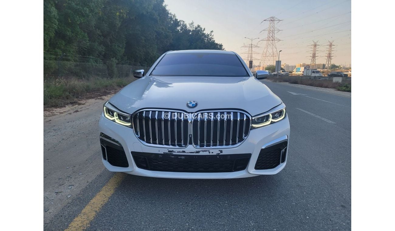 BMW 750Li Luxury 4.4L (443 HP)