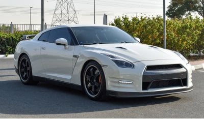 Nissan GT-R Black edition