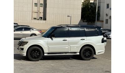 Mitsubishi Pajero Signature