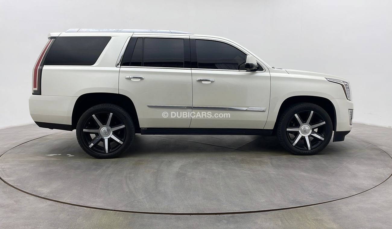 Used Cadillac Escalade Escalade 6200 2015 for sale in Dubai - 472661