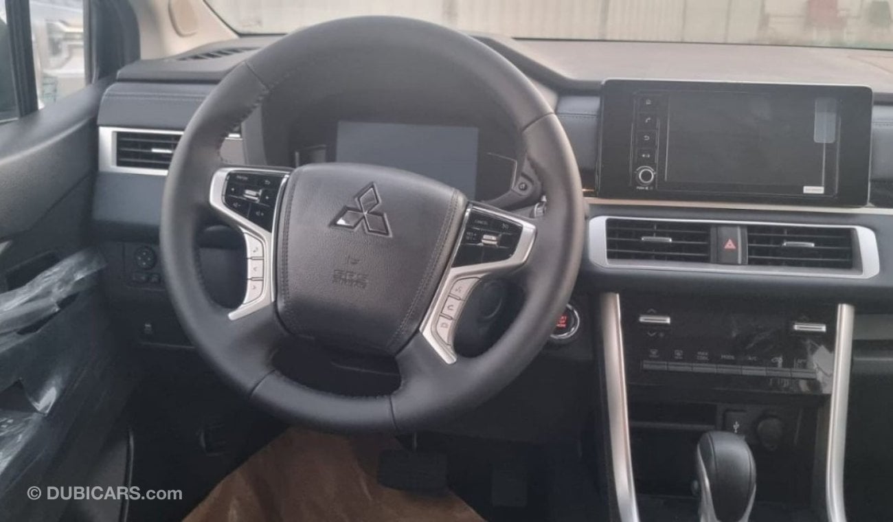 Mitsubishi Xpander 1.5   cross full option