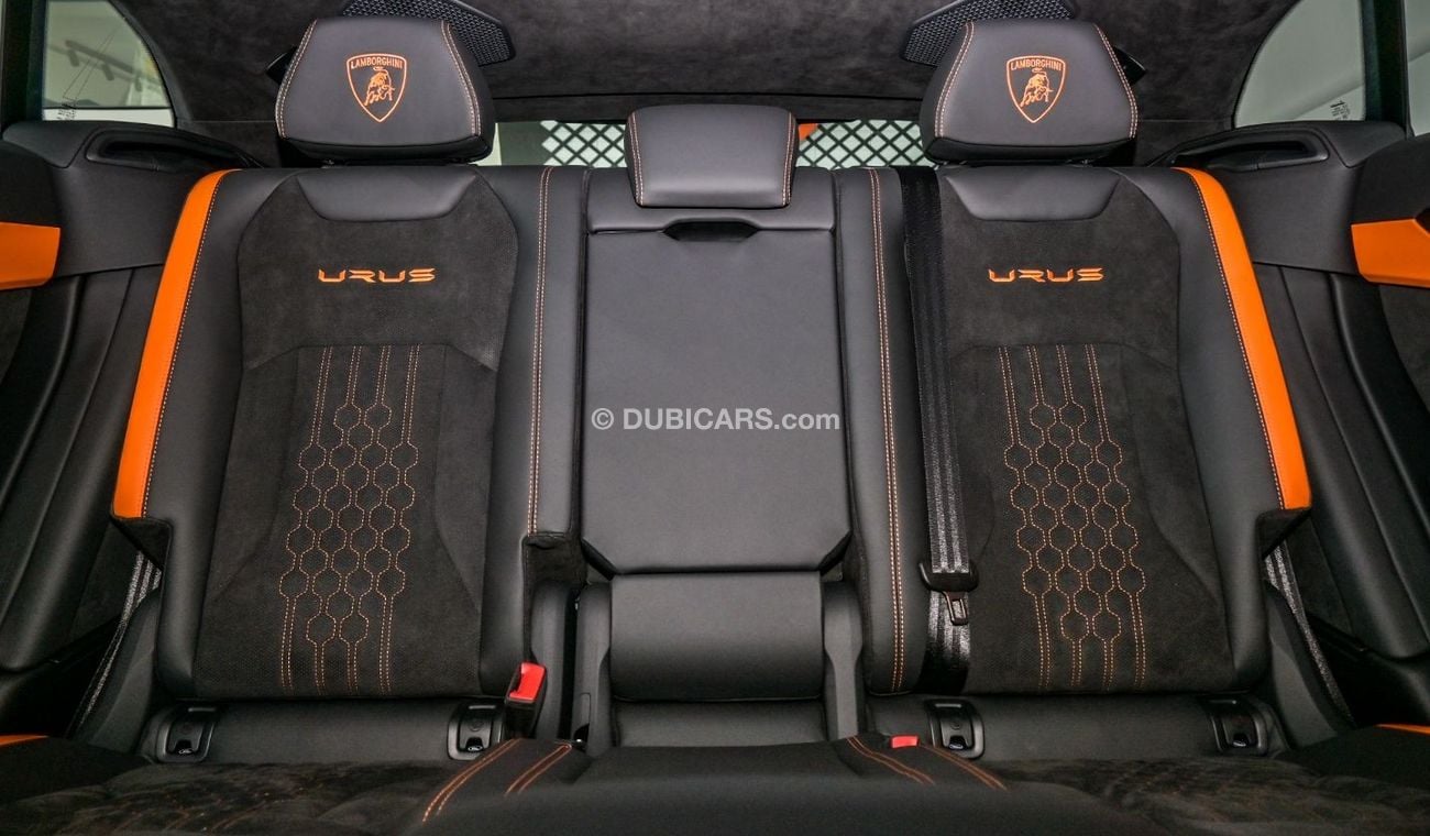 لامبورغيني اوروس Lamborghini Urus S | Carbon Interior | Fully Loaded with Rear Screens | 2024 Brand New