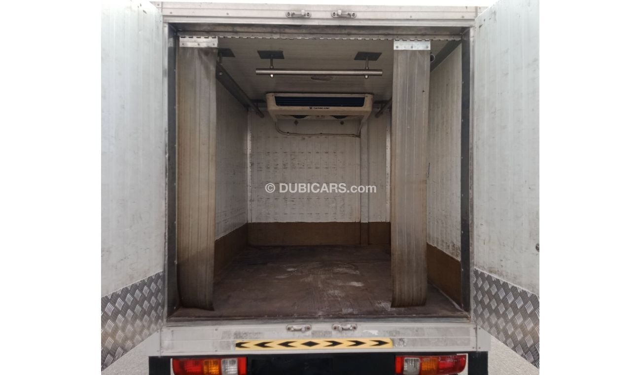 تويوتا هيلوكس Toyota Hilux V4 2.7L(Meat fridge) Model 2014