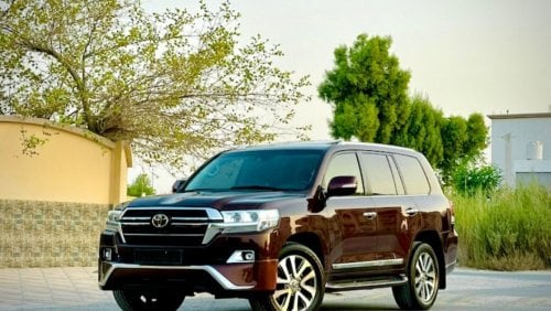 Toyota Land Cruiser 2018 VXR V8 5.7 Full Options