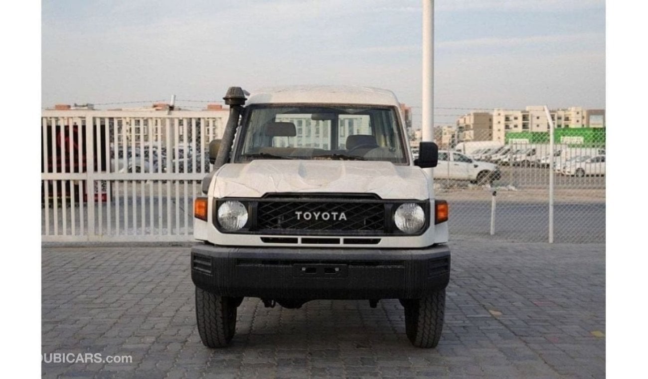 تويوتا لاند كروزر بيك آب Toyota Land Cruiser Hard Top LC78 4.5L 3DOOR V8 Diesel 2024