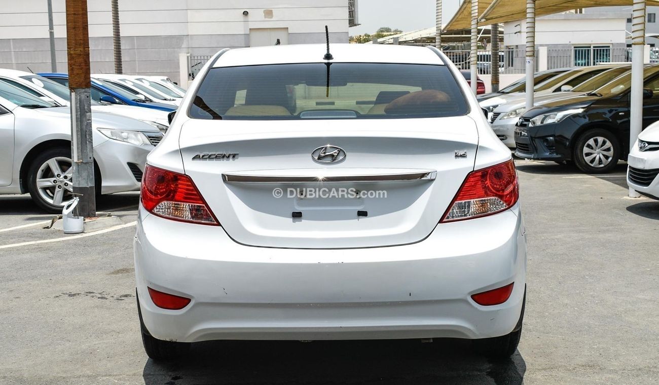 Hyundai Accent Hyundai Accent 2017 white, excellent condition, inside and outside, without any accident, no agency