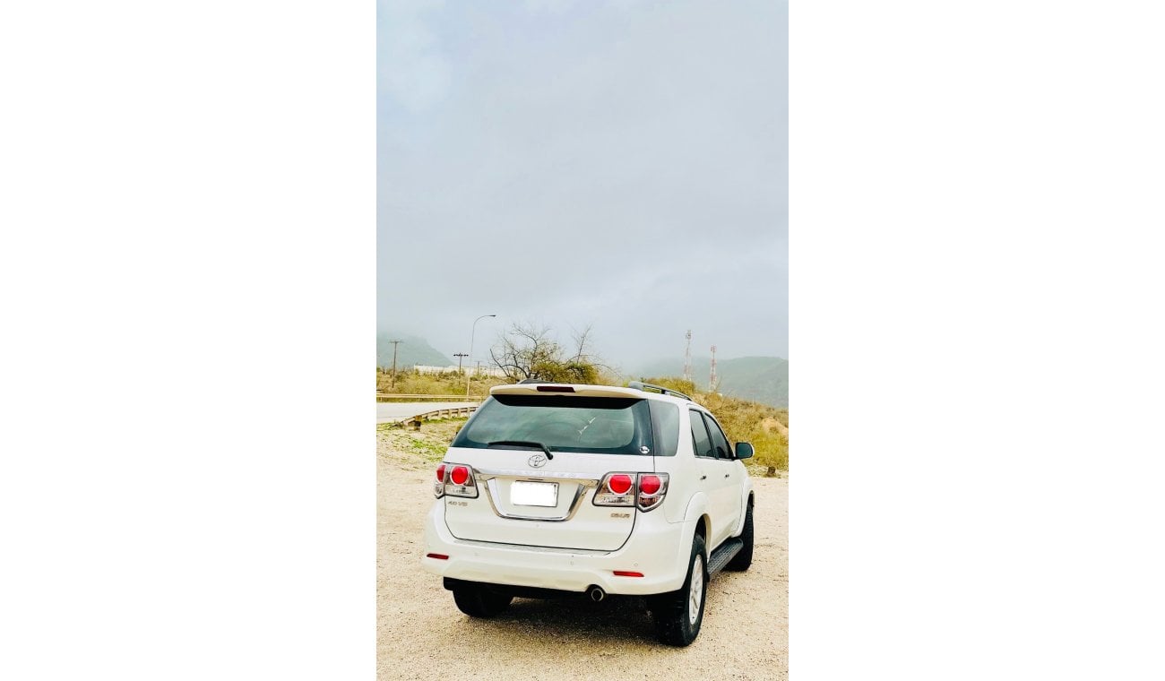 Toyota Fortuner DIRECT FROM OWNER  2014 GCC 4.0 V6 ENGINE PETROL 6 CYLINDER