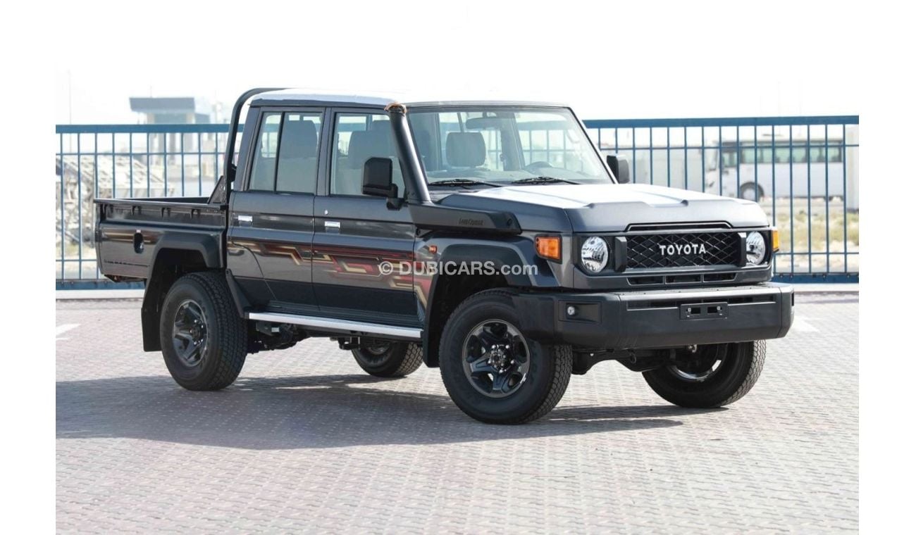 تويوتا لاند كروزر بيك آب 2024 تويوتا LC79 4X4 Double Cab 4.5 V8 - رمادي معدني من الداخل بيج | للتصدير فقط