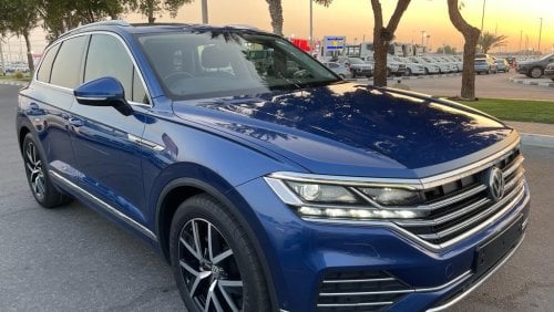 Volkswagen Touareg R-Line English