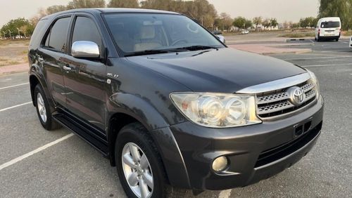 Toyota Fortuner Toyota Fortuner 2010 V4 2.7 petrol left hand drive