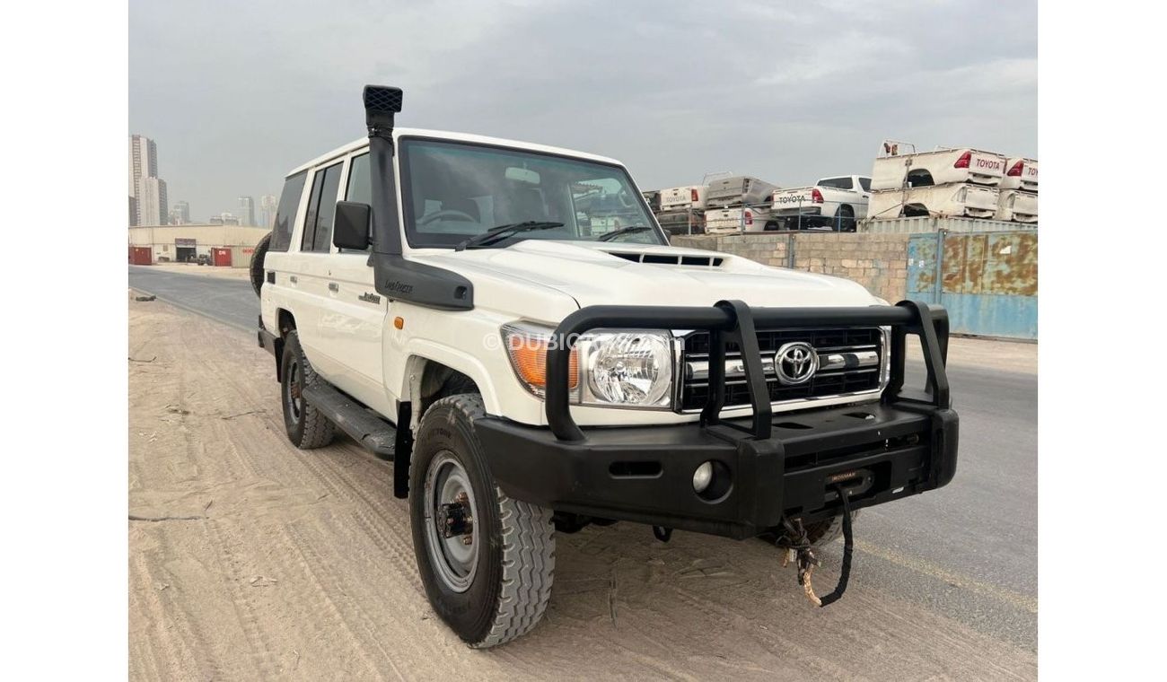 Toyota Land Cruiser Hard Top 5 DOORS