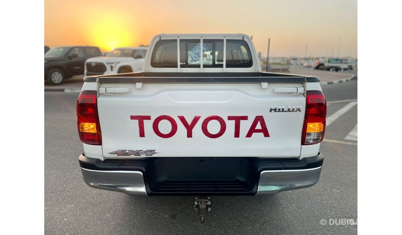 Toyota Hilux 2019 Toyota Hilux GL 2.7L V4 - Auto Doors - Patrol - 4x4 AWD - Automatic - 83,000 km