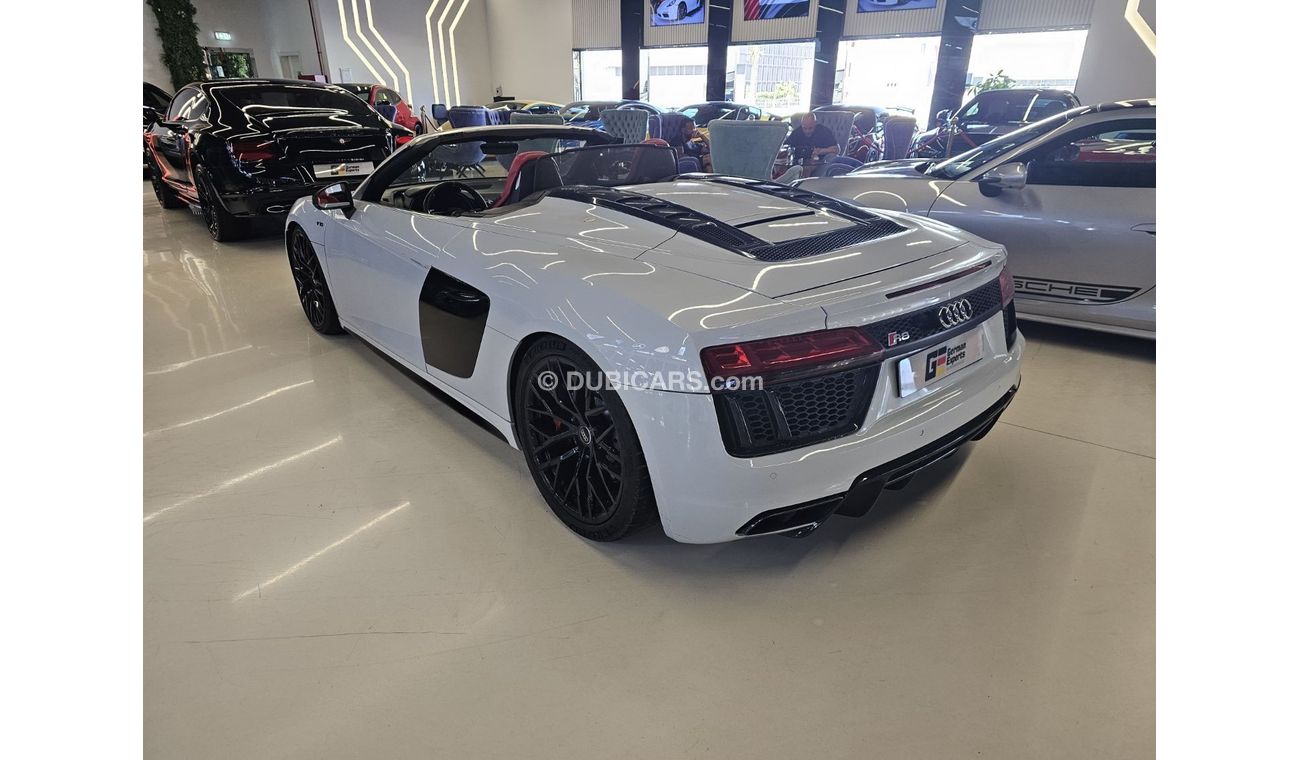 Audi R8 Spyder 5.2L 2017 Audi R8 5.2 V10 Spyder / GCC / Good Condition