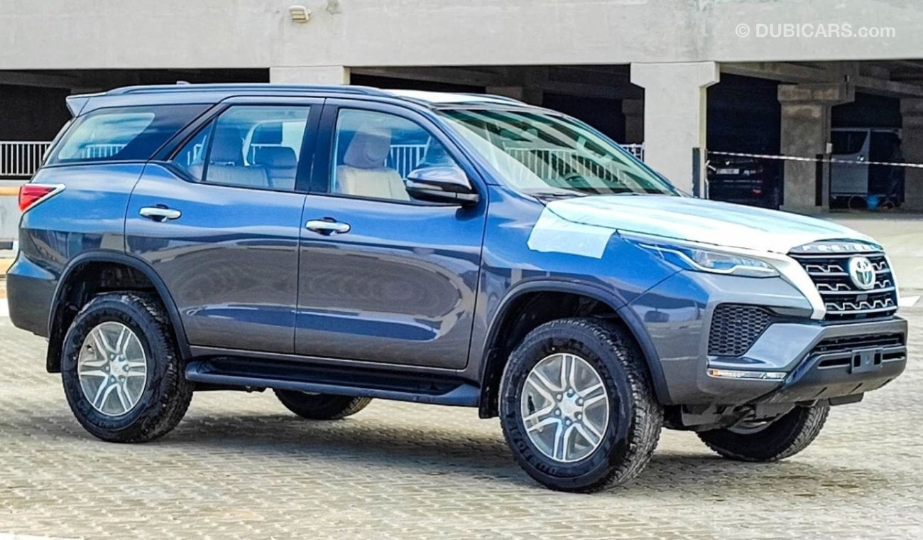 تويوتا فورتونر FORTUNER SR5 2.7L V4 PETROL