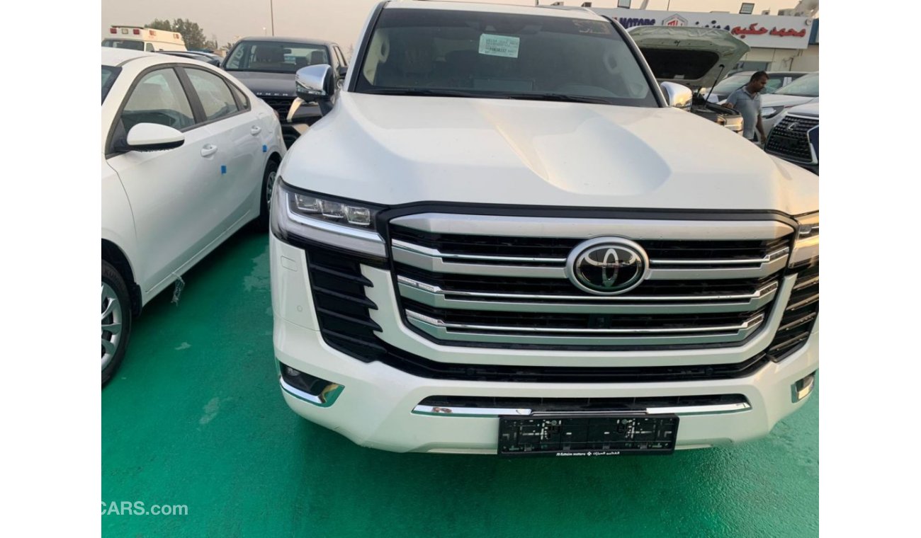 تويوتا لاند كروزر 2023 TOYOTA LAND CRUISER LC300 4.0L VXR WHITE - BEIGE AUTOMATIC FULL OPTION