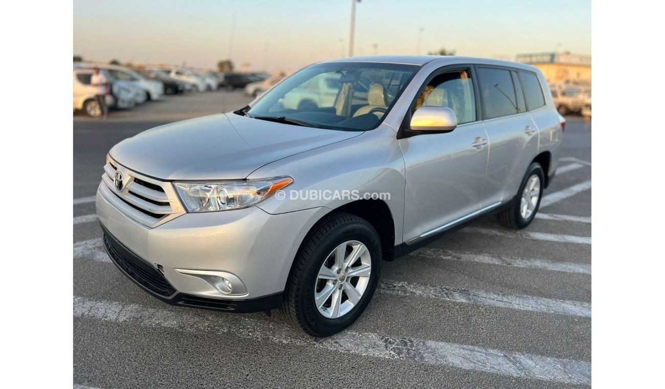 Toyota Highlander 2012 TOYOTA HIGHLANDER 4 CYLINDER - 2.7L I-4 DOHC, VVT, 187HP  7 SEATER LEATHER SEATS