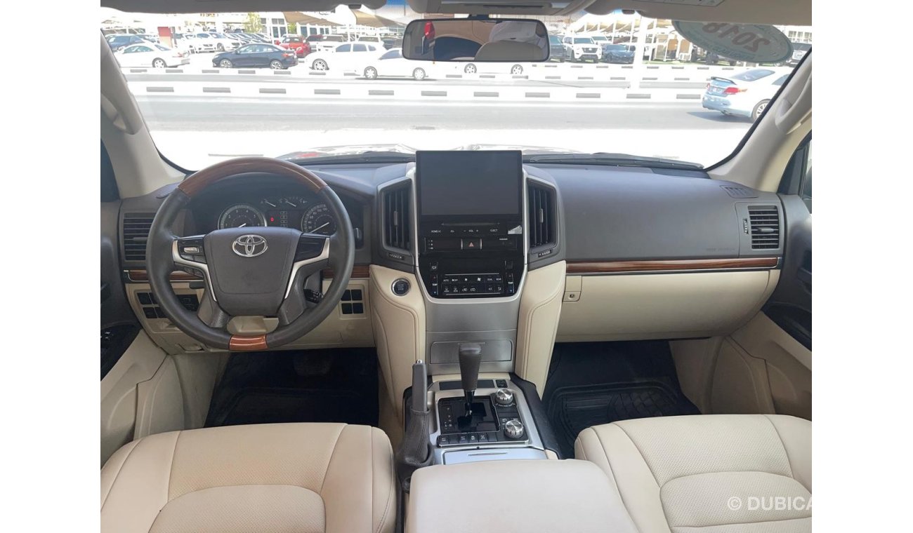 Toyota Land Cruiser 2018 Toyota Land Cruiser GXR (J200), 5dr SUV, 4L 6cyl Petrol, Automatic, Four Wheel Drive. Clean Car