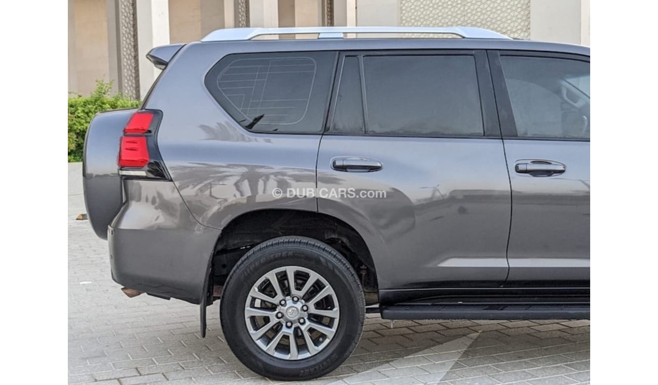 Toyota Prado Toyota Prado 2018 GXR V6 full Option sunroof gasoline