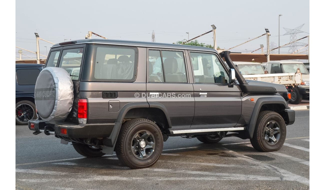 تويوتا لاند كروزر هارد توب TOYOTA LAND CRUISER 76 4.5L 4WD MT 5DOOR SUV 2024