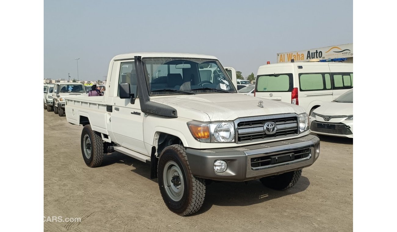 تويوتا لاند كروزر بيك آب 4.2L Diesel, M/T, 4x4, Double Tank & Fog Lights(CODE # 67788)