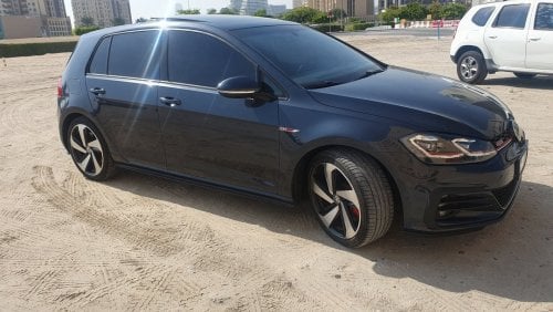 فولكس واجن جولف GTI