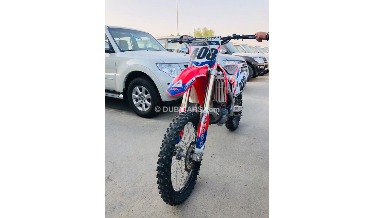 Honda CRF HONDA 450R DIRT BIKE IN MINT CONDITION - 450CC PETROL