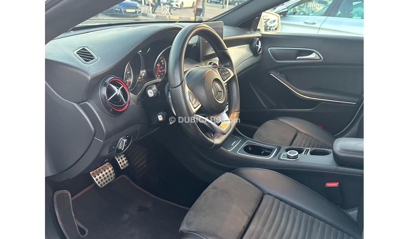 Mercedes-Benz CLA 250 Mercedes CLA 250_Gcc_2018_Excellent_Condition _Full option