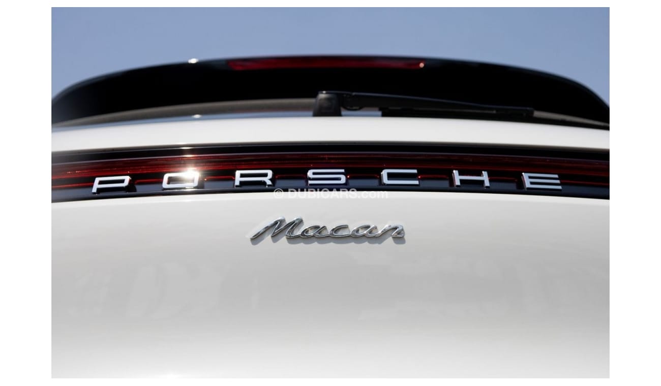 Porsche Macan Porsche Macan 2023 GCC under Agency Warranty with Flexible Down-Payment.