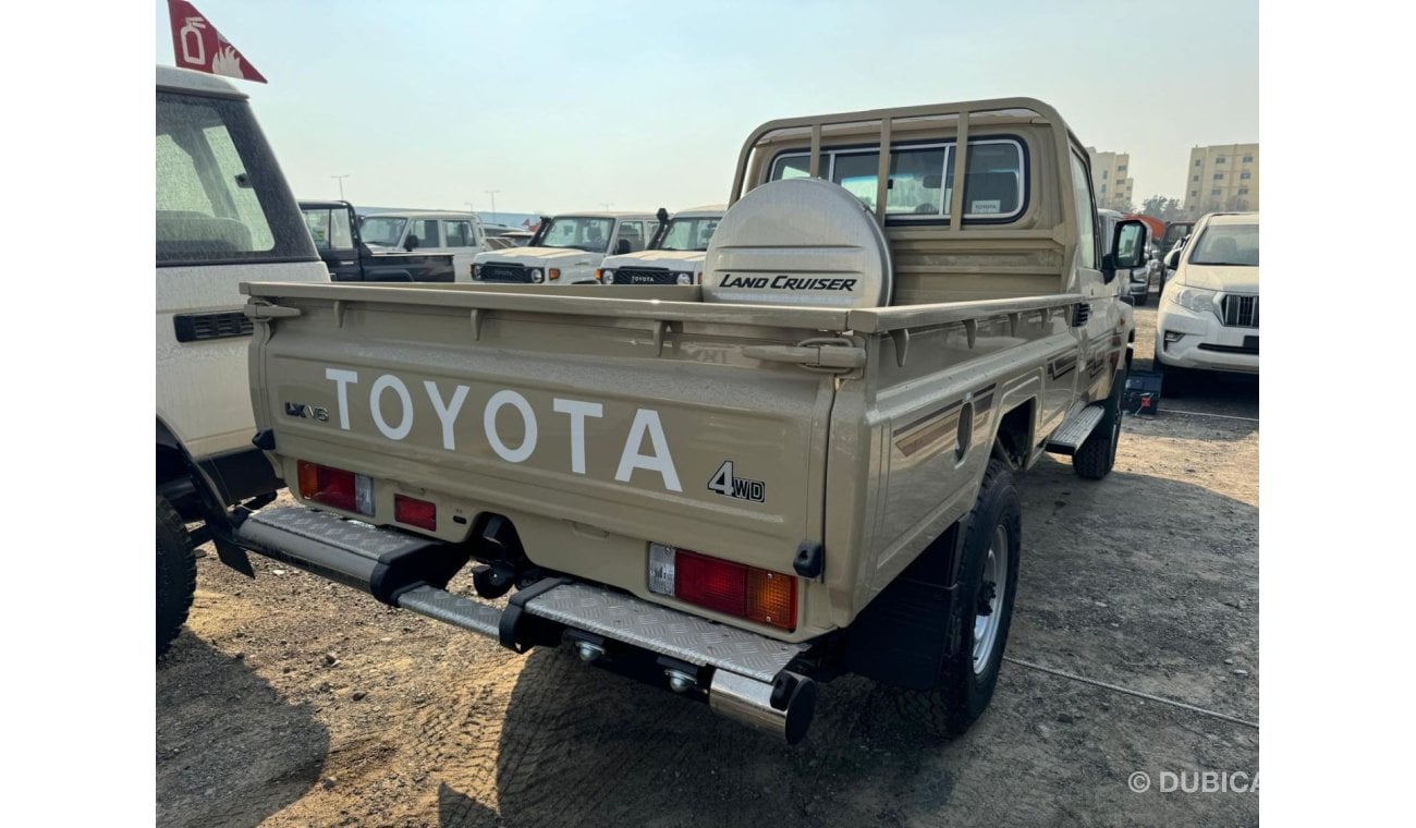 تويوتا لاند كروزر 2024 LAND CRUISER GRJ79 4.0 V6 S-CAB AUTOMATIC DIFF LOCK **EXPORT ONLY**التصدير فقط خارج الخليج**