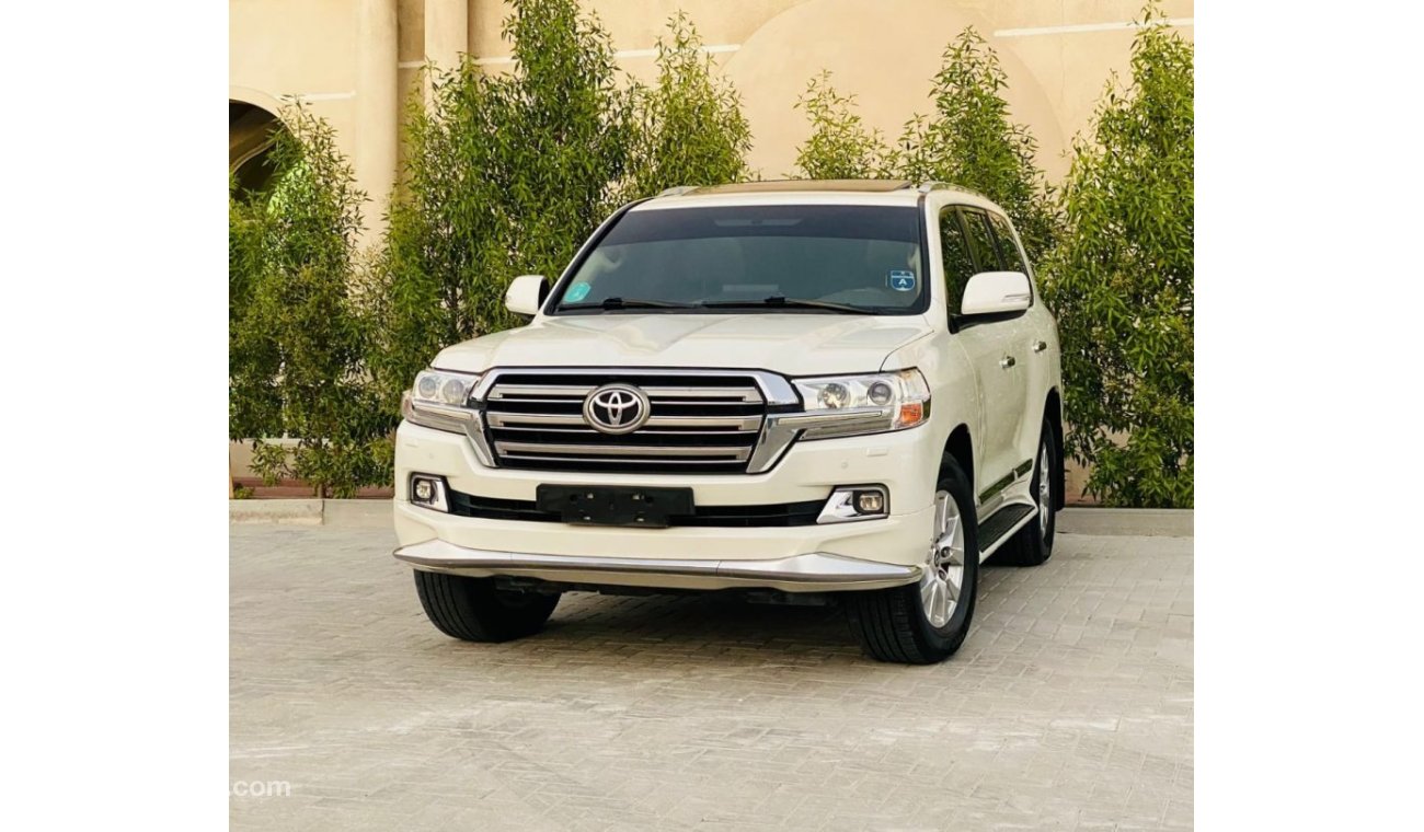 Toyota Land Cruiser GXR Good condition car gcc