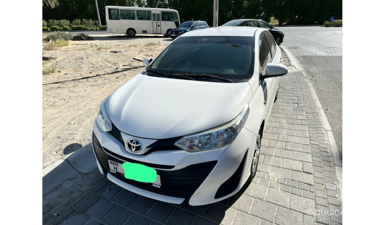 Toyota Yaris SE 1.3L (100 HP)