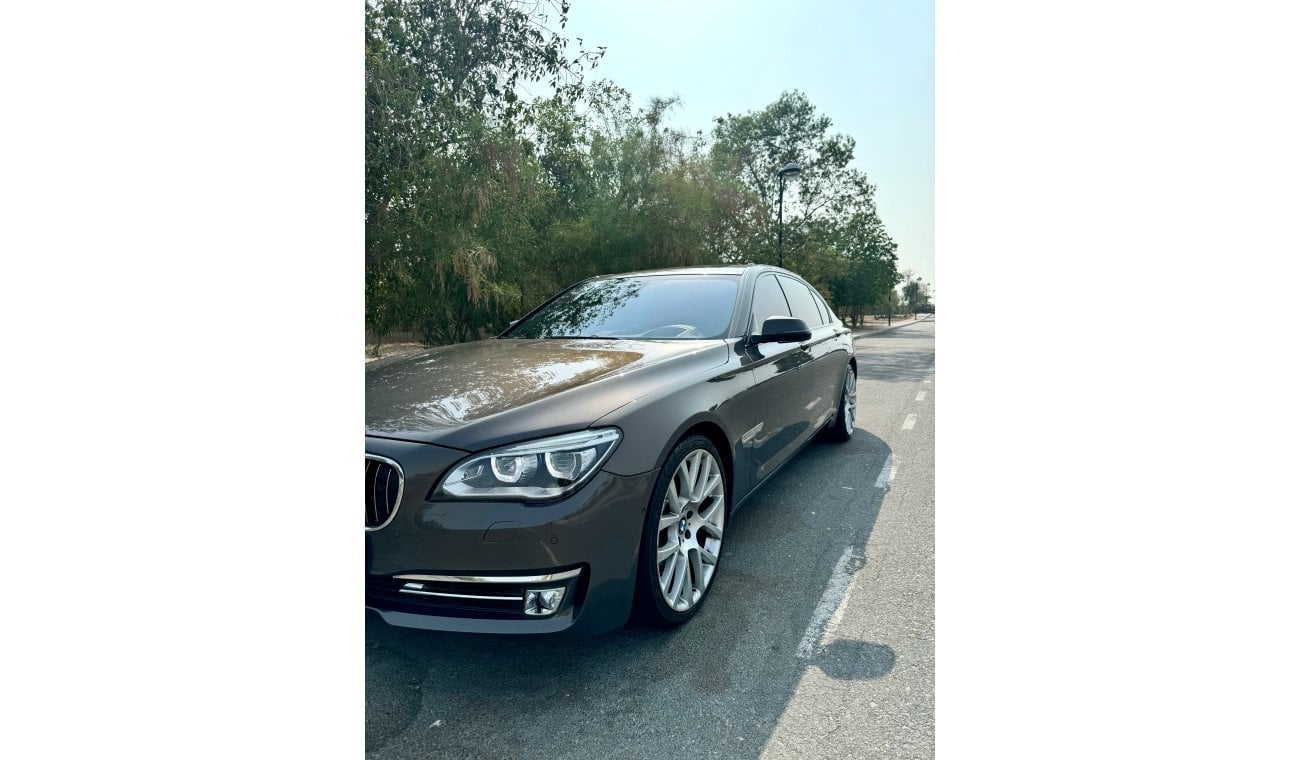 بي أم دبليو 750Li Individual 4.4L