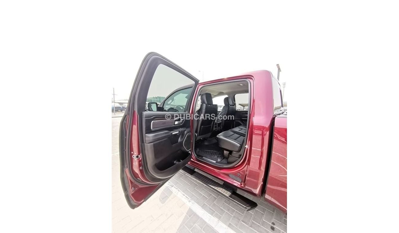 RAM 1500 Dodge RAM Laramie - 2022 - Red