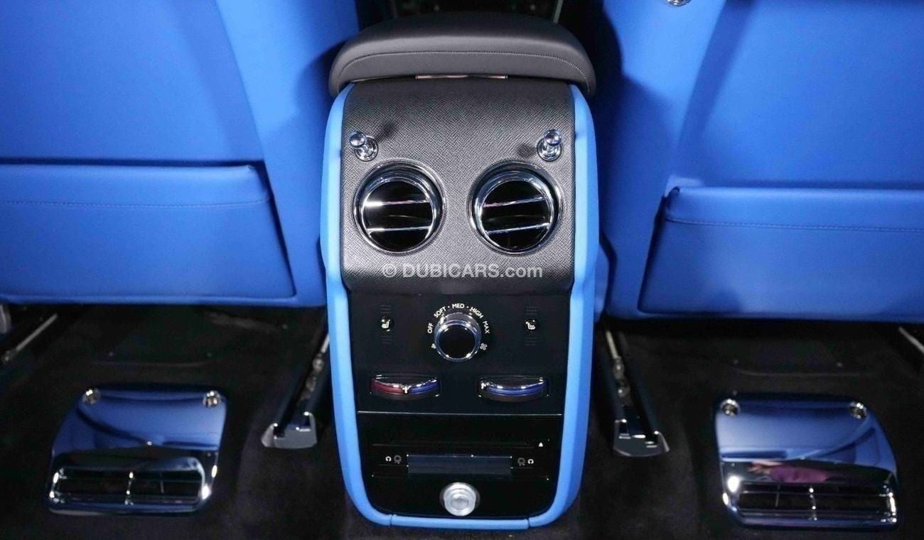 Rolls-Royce Cullinan | X-MAS AND NEW YEAR SPECIAL PRICE | BLACK BADGE KIT | DIAMOND BLACK | INTERIOR COBALTO BLUE