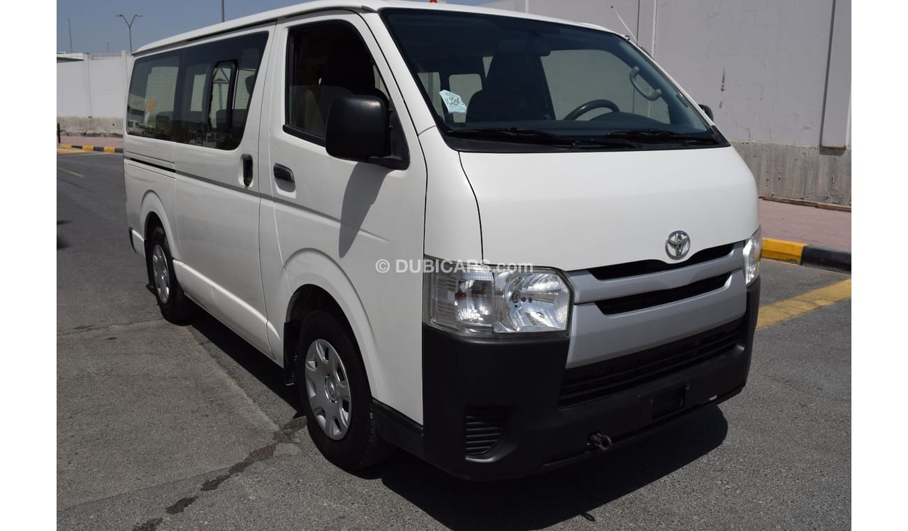 Toyota Hiace GL - Standard Roof Toyota Hiace  13 seater bus, model:2016. free of accident with low mileage