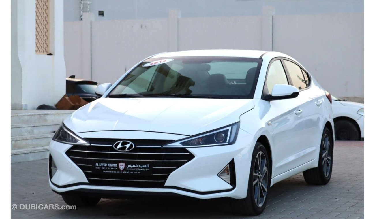 Hyundai Elantra GLS 2019 (GCC ) very good condition without accident