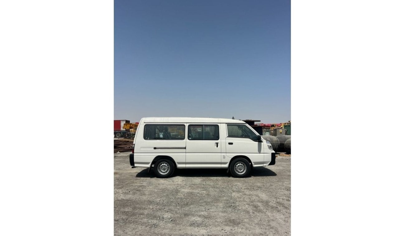 CMC D 260 CMC Veryca- Window Van -8 seater/ 2.4L 2WD