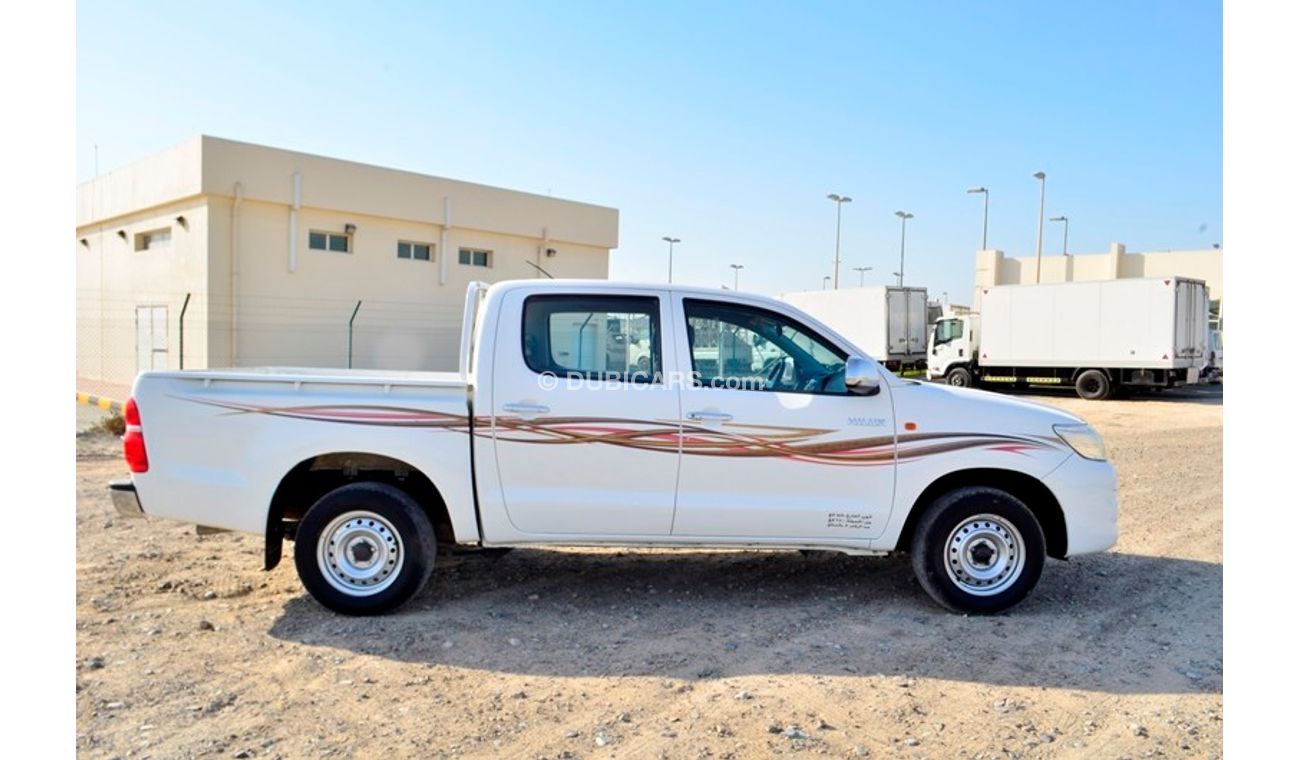 Toyota Hilux 4X2 2.0L DOUBLE CABIN PICK UP GCC SPECS