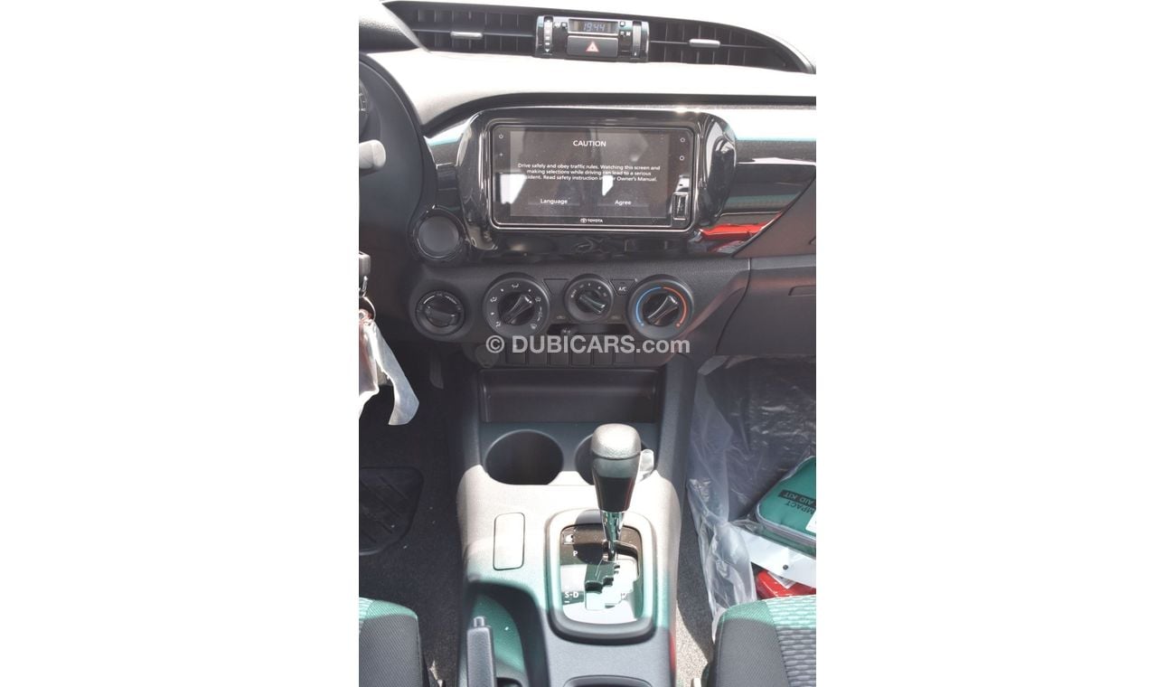 Toyota Hilux DLX 2.4L