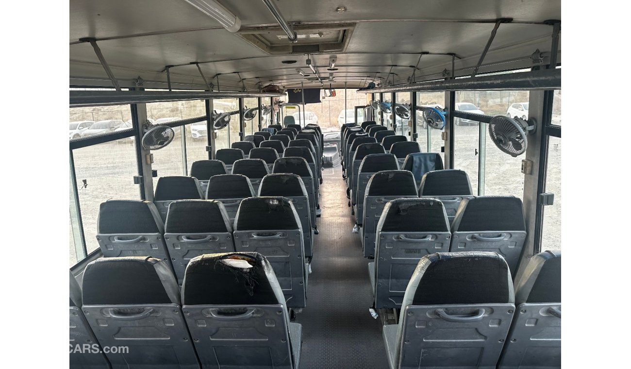 تاتا LPO 1618 GCC BUS PASSENGERS 67 SEATS NON AC